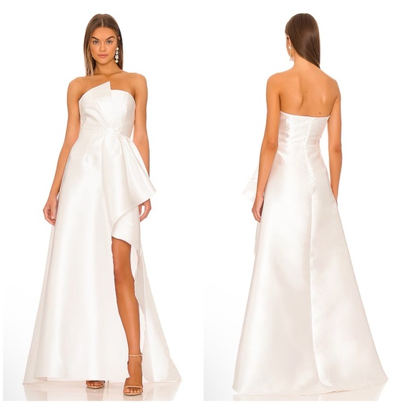 Elliatt Dresses & Skirts - ELLIATT Protea Gown in Ivory Size M